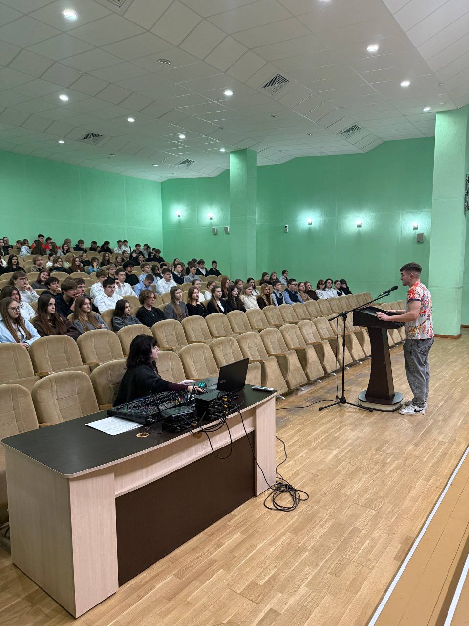 Актив СИБД продолжает сезон профориентаций! 📚 - изображение 2