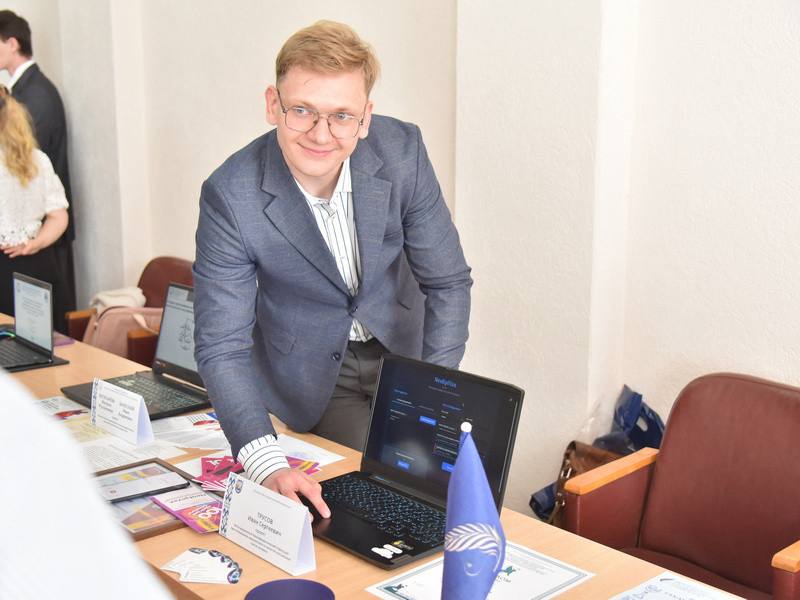 🎓 Выпускник нашего Института Евгений Мицкевич в числе лучших на конкурсе научных работ студентов - изображение 1